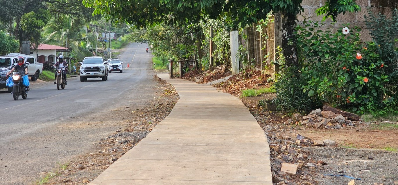 Inauguración de la Construcción de 230 metros lineales de anden.